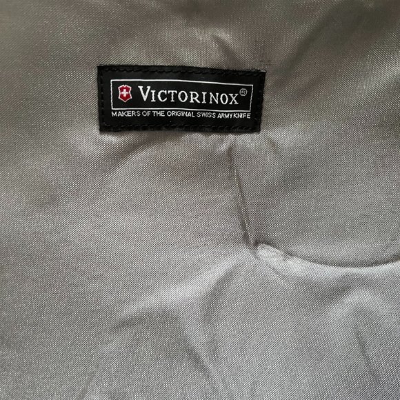 Victorinox X-Large Black Ballistic Nylon Expandable Laptop Briefcase /Backpack. - Picture 10 of 15